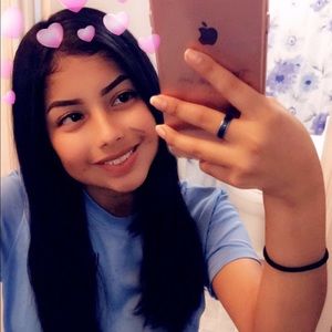 Meet your Posher, Daniela